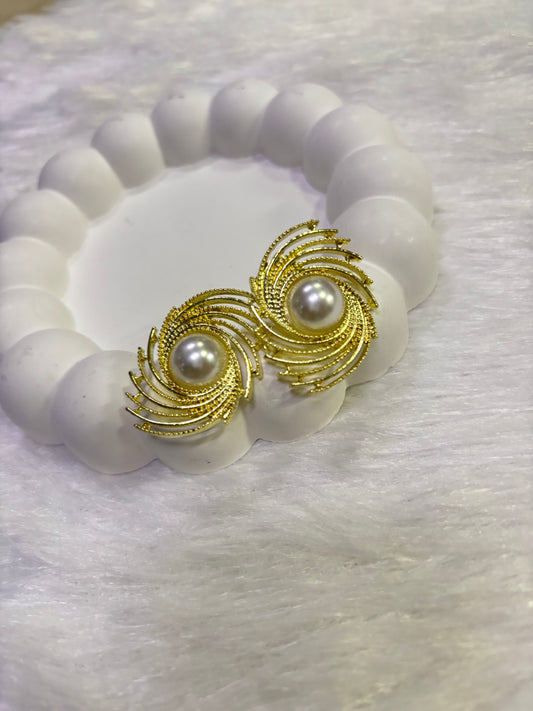 Golden Swirl Earrings – Pearl & Classic