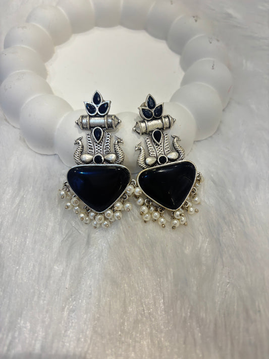 Oxidized Stones Triangle Earrings