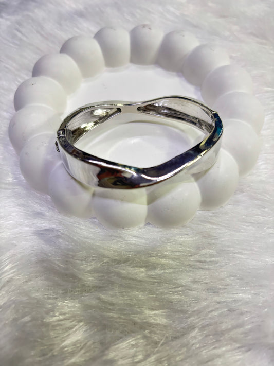 Elegant Silver Bracelet Collection – Modern & Statement Styles