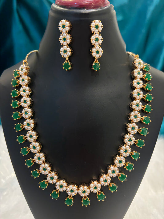 White Pearl Flower & Stones Necklace Set – Elegant Floral Bridal Jewelry