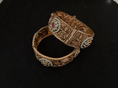 Sukhi Indian Traditional Gold Kada