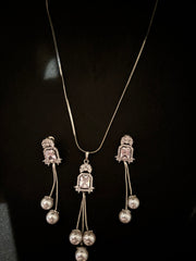 Pearl Dangling Pendant Set
