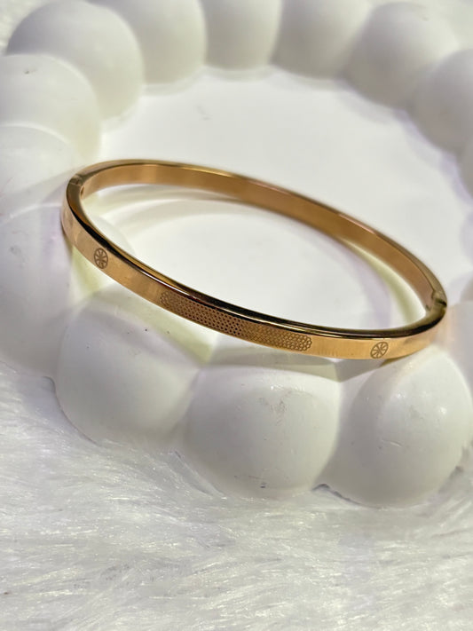 Rose Gold Minimal Engraved Kada – Sleek Everyday Bangle