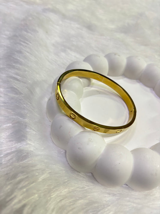Gold Screw Motif Kada – Classic Minimal Bangle