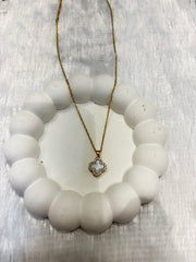 Reversible Clover Pendant Necklace – Black & White Dual Style