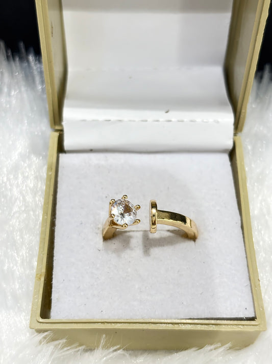 Gold Solitaire Ring – Elegant Classic Jewelry