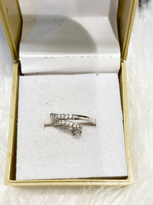 Dangling Tear Drop Ring – Elegant Adjustable Statement Jewelry for Women