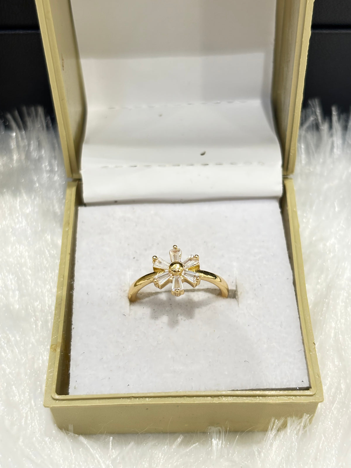 Gold Star Ring – Celestial Inspired Jewelry