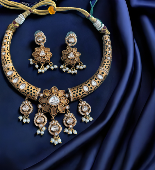 Golden Noor Kundan Necklace Set