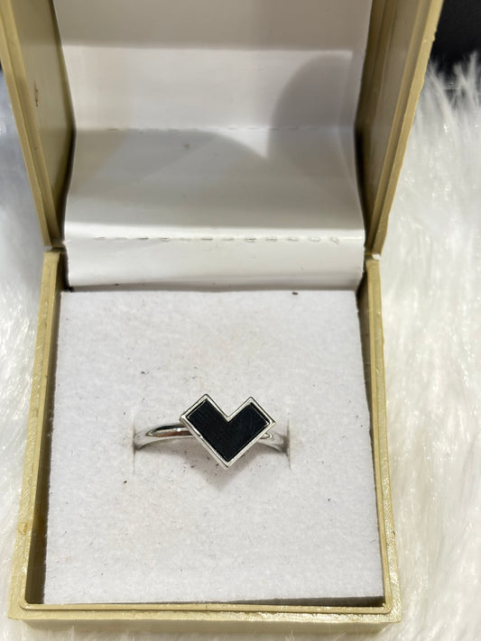 Black Heart Ring – Adjustable Minimal Romantic Jewelry for Men & Women