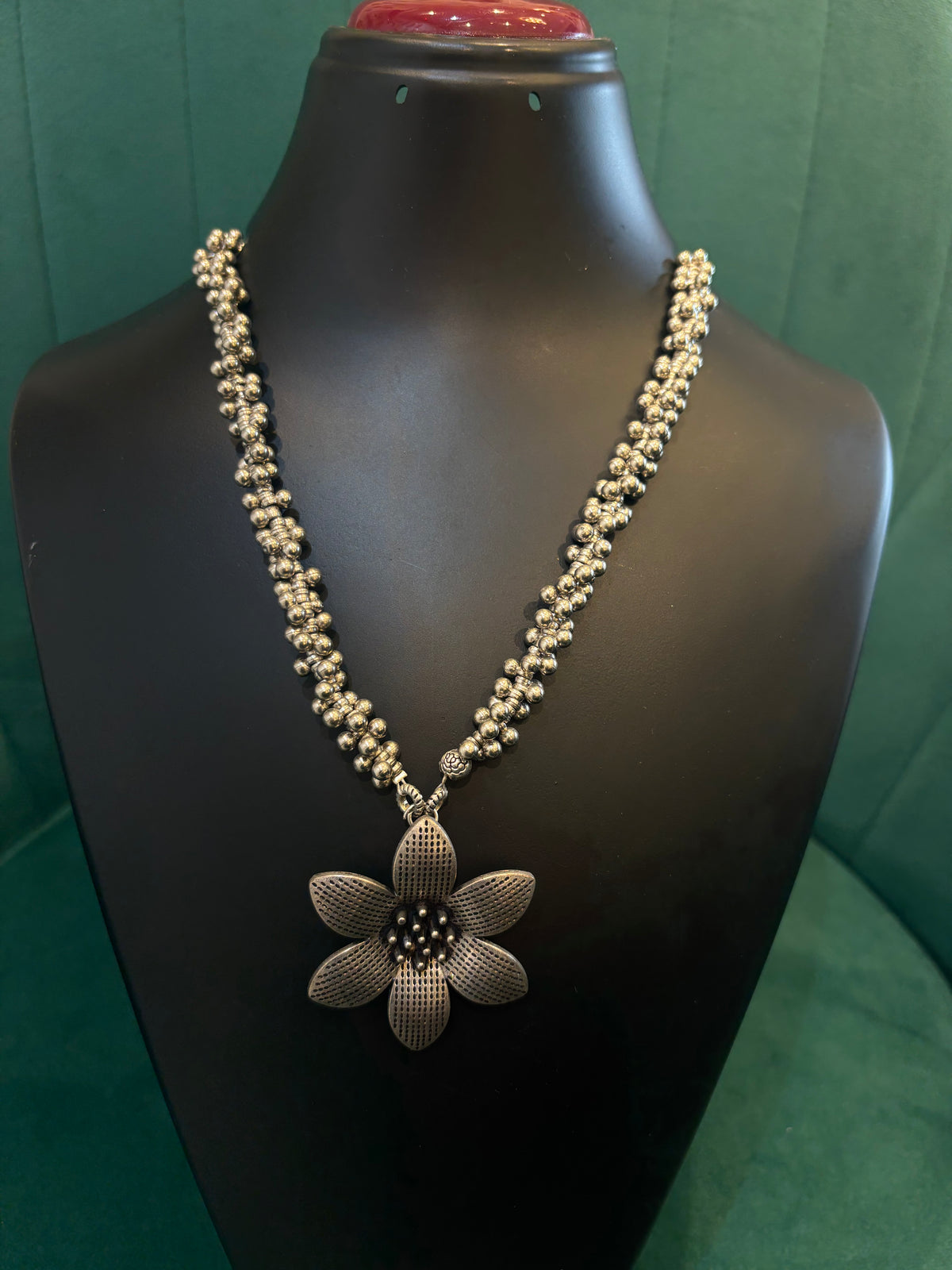 Simple Oxidized Flower Pendant Necklace