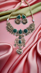 Antique Emerald Devika Necklace Set