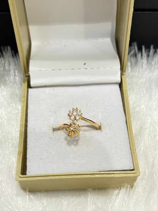 Dual Flower Gold Ring – Elegant Floral Statement Jewelry