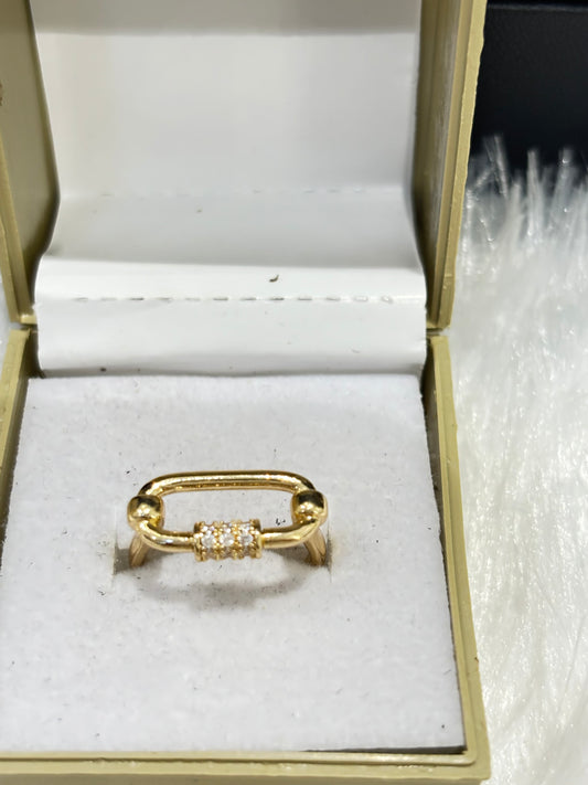 Gold Paperclip Shaped Ring – Modern Minimalist Jewelry