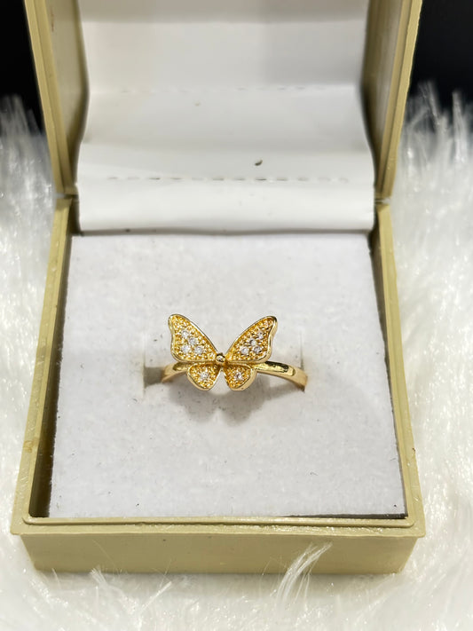 Gold Butterfly Ring – Elegant Nature-Inspired Jewelry