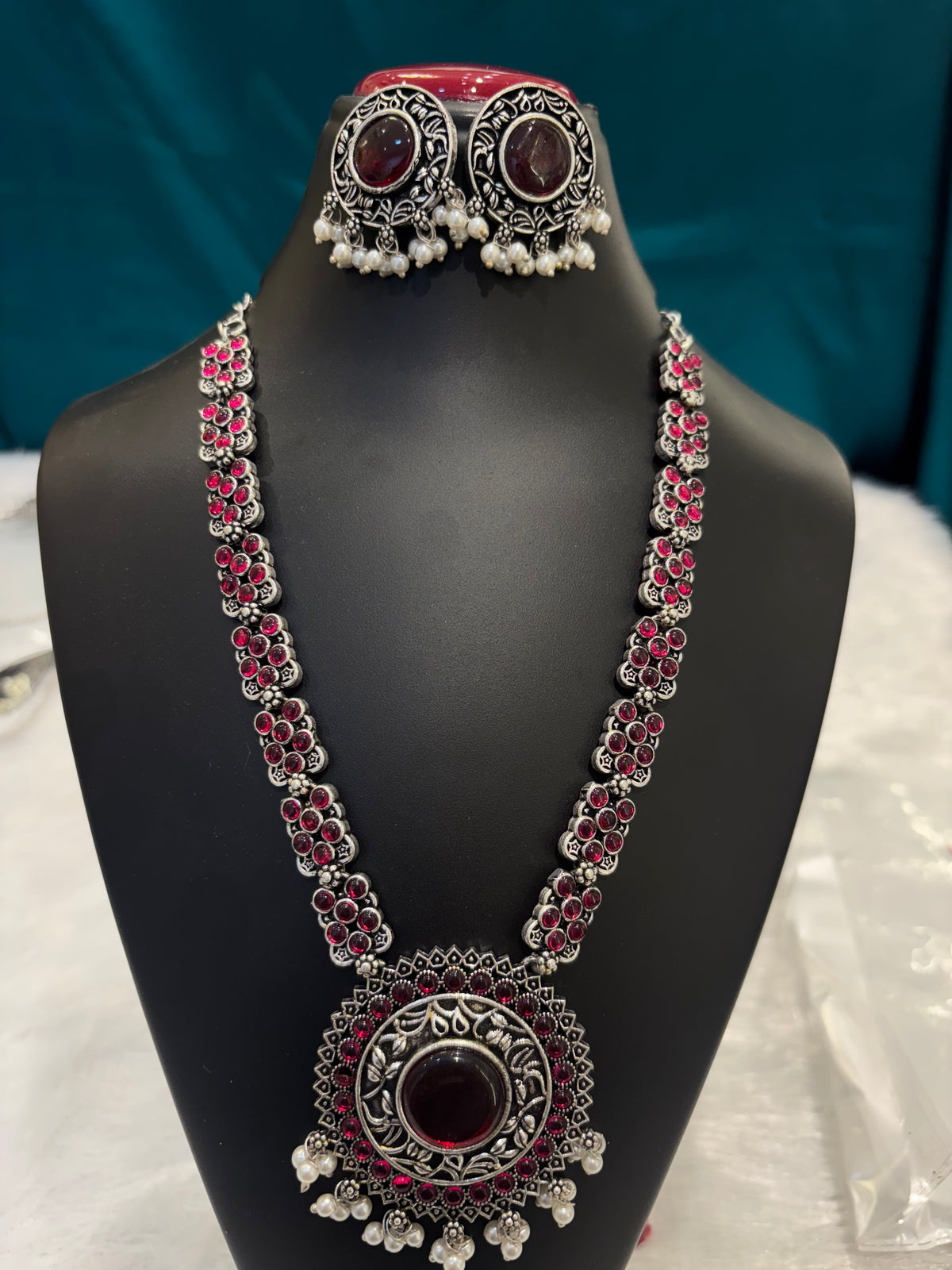 Red Stone Circle Medium Necklace Set for Women