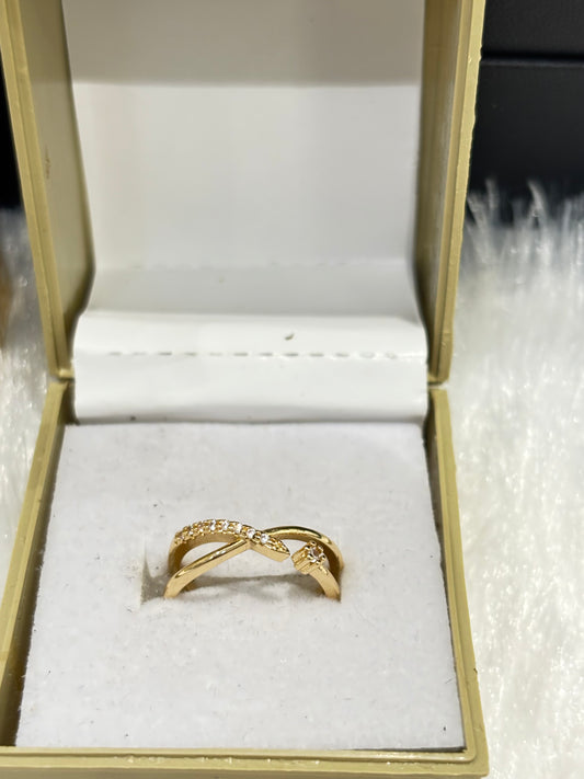 Gold Infinity Ring – Timeless Symbolic Jewelry