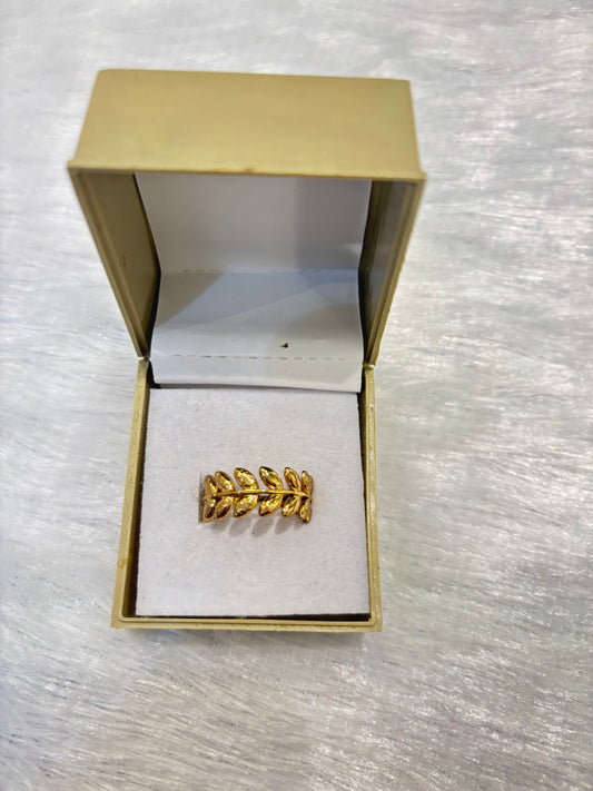 Golden Leaf Adjustable Rings – Elegant Nature-Inspired Jewelry