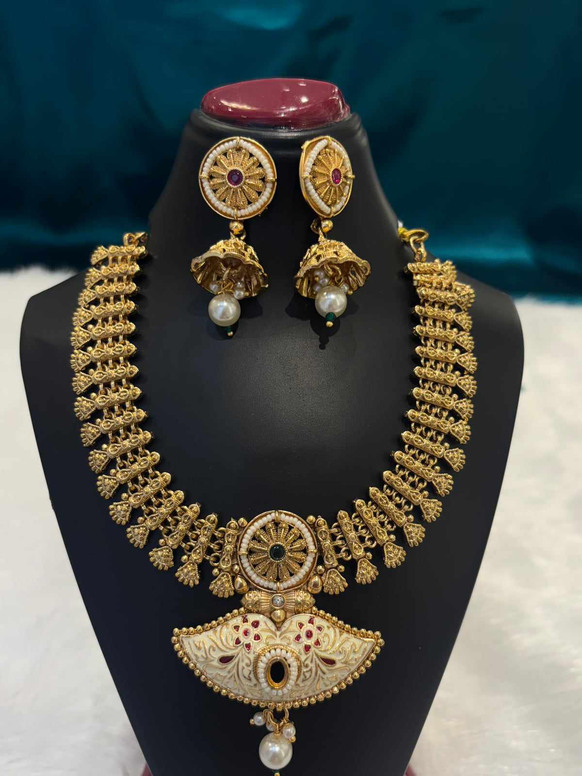 Gold Plated Faux Pearl Necklace Set – Elegant & Affordable Jewelry