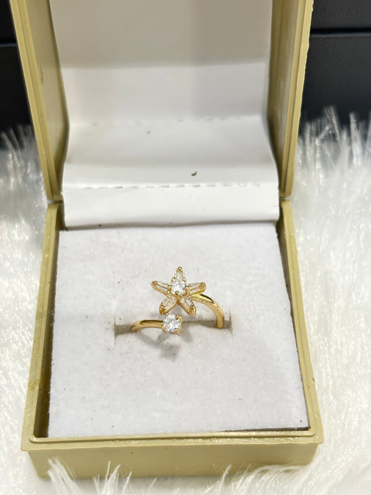 Gold Star and Solitaire Ring – Elegant Statement Jewelry