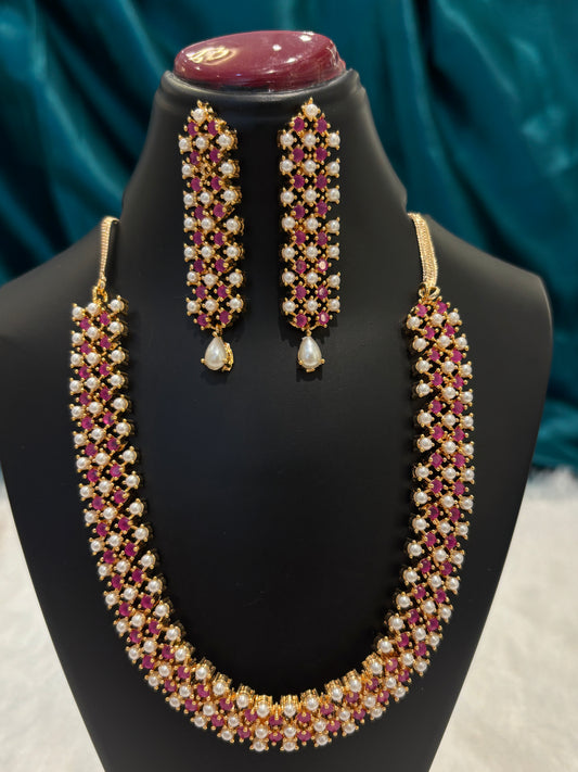 Pearl and Stone Heavy Necklace Set – Luxurious Statement Jewelry