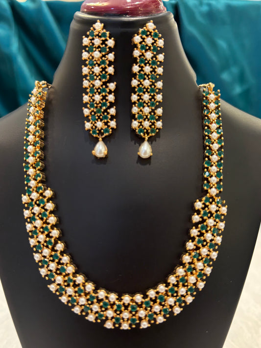 Pearl and Stone Heavy Necklace Set – Luxurious Statement Jewelry