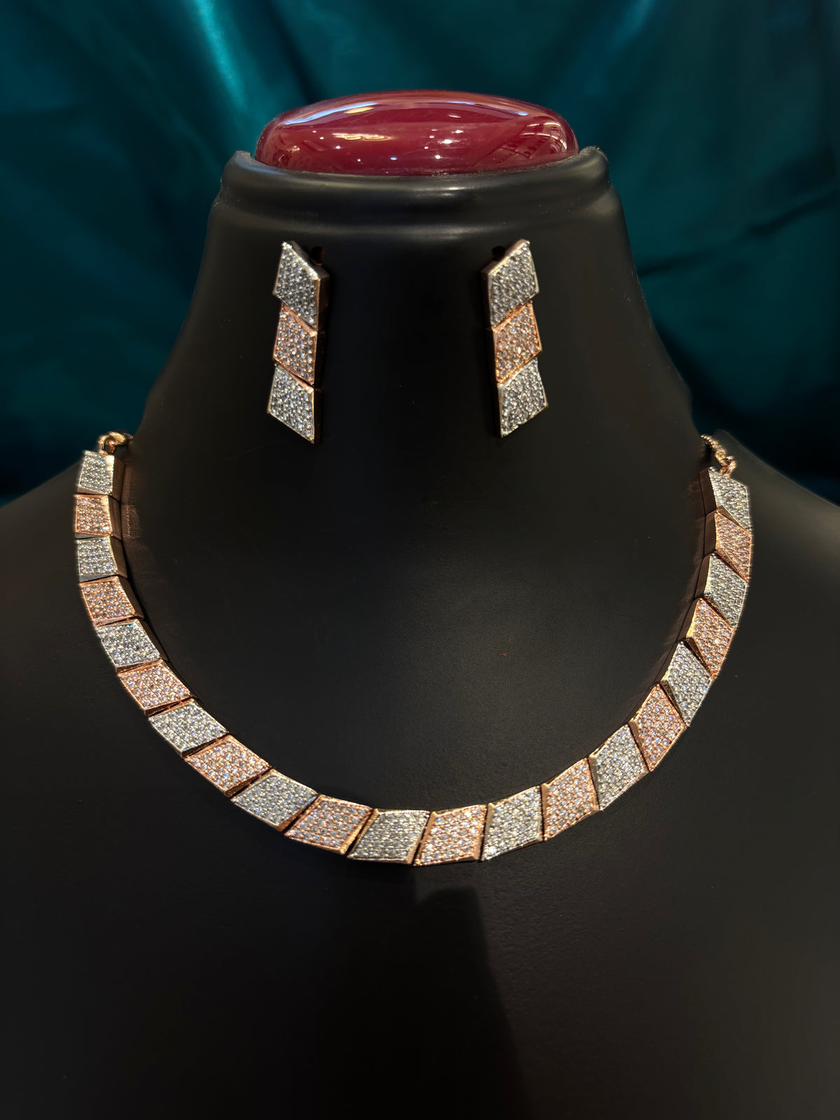 Rose Gold & Silver Geometric Necklace Set – Modern Statement Jewelry for Women