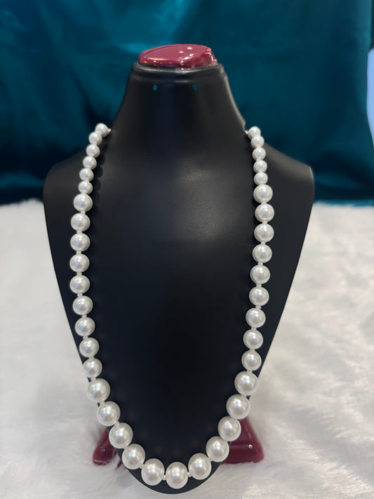 White Pearl Necklace – Elegant & Timeless Jewelry