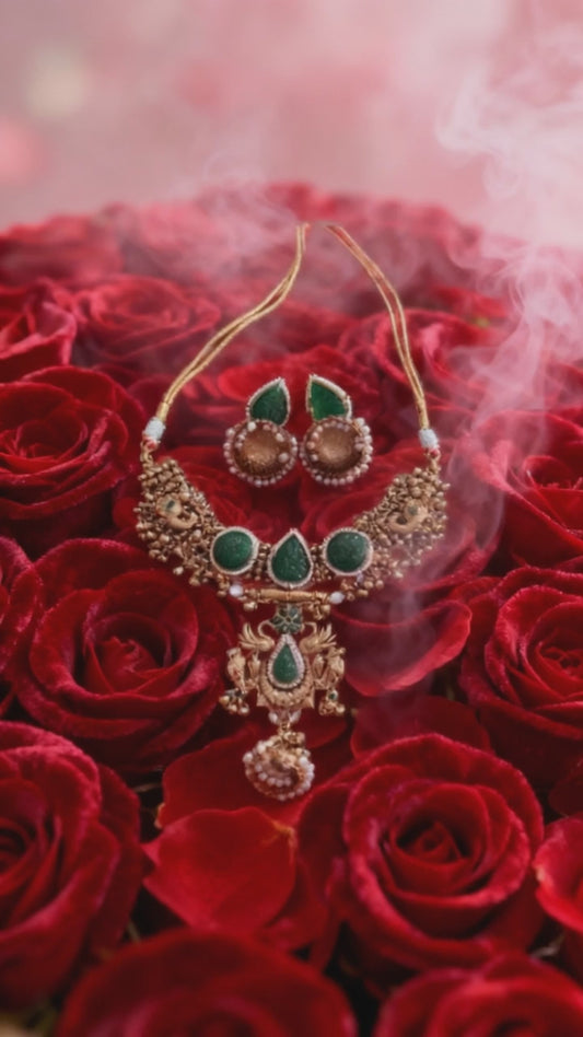 Antique Emerald Devika Necklace Set
